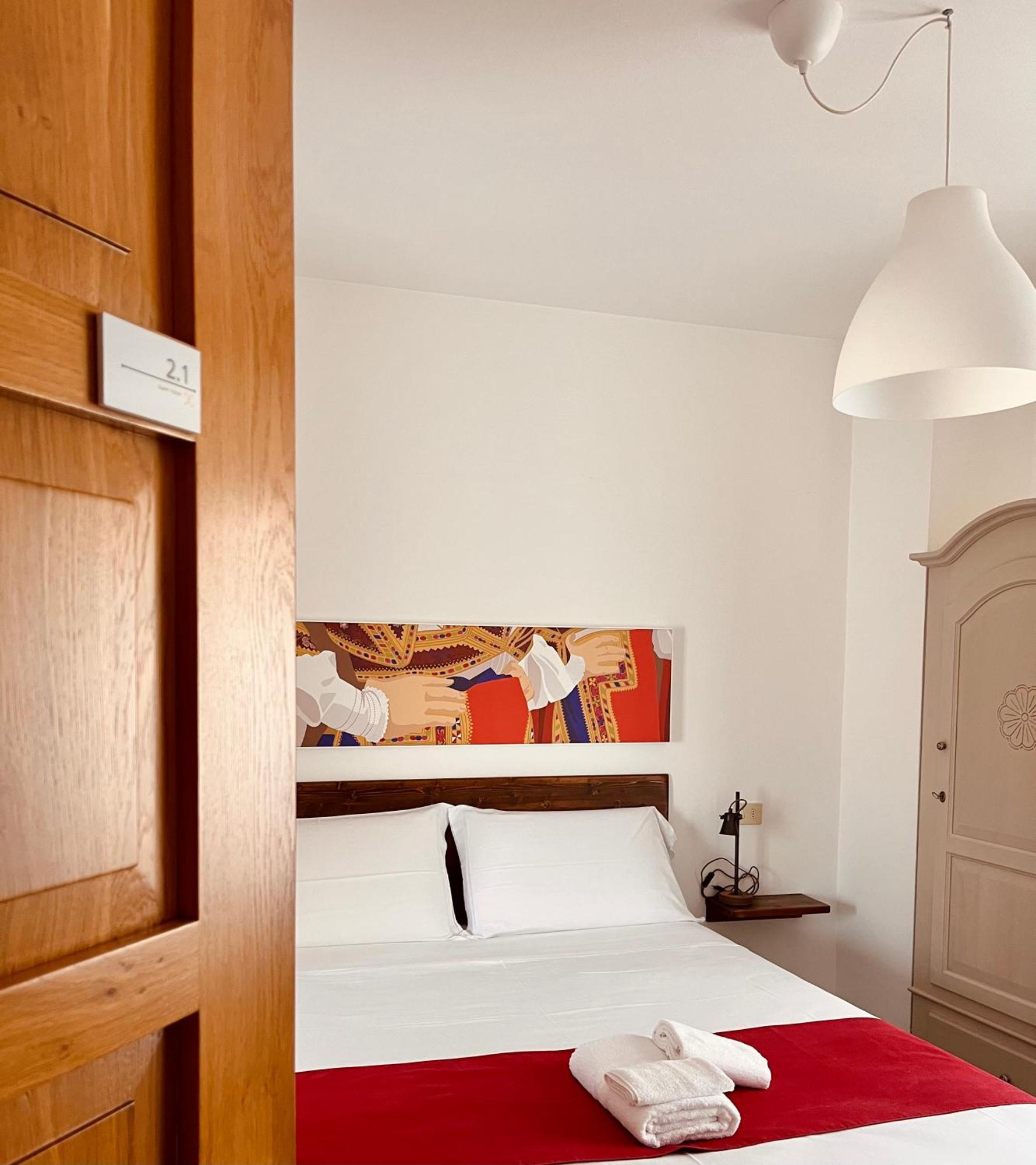 Carrales Guest House 努奥罗 外观 照片