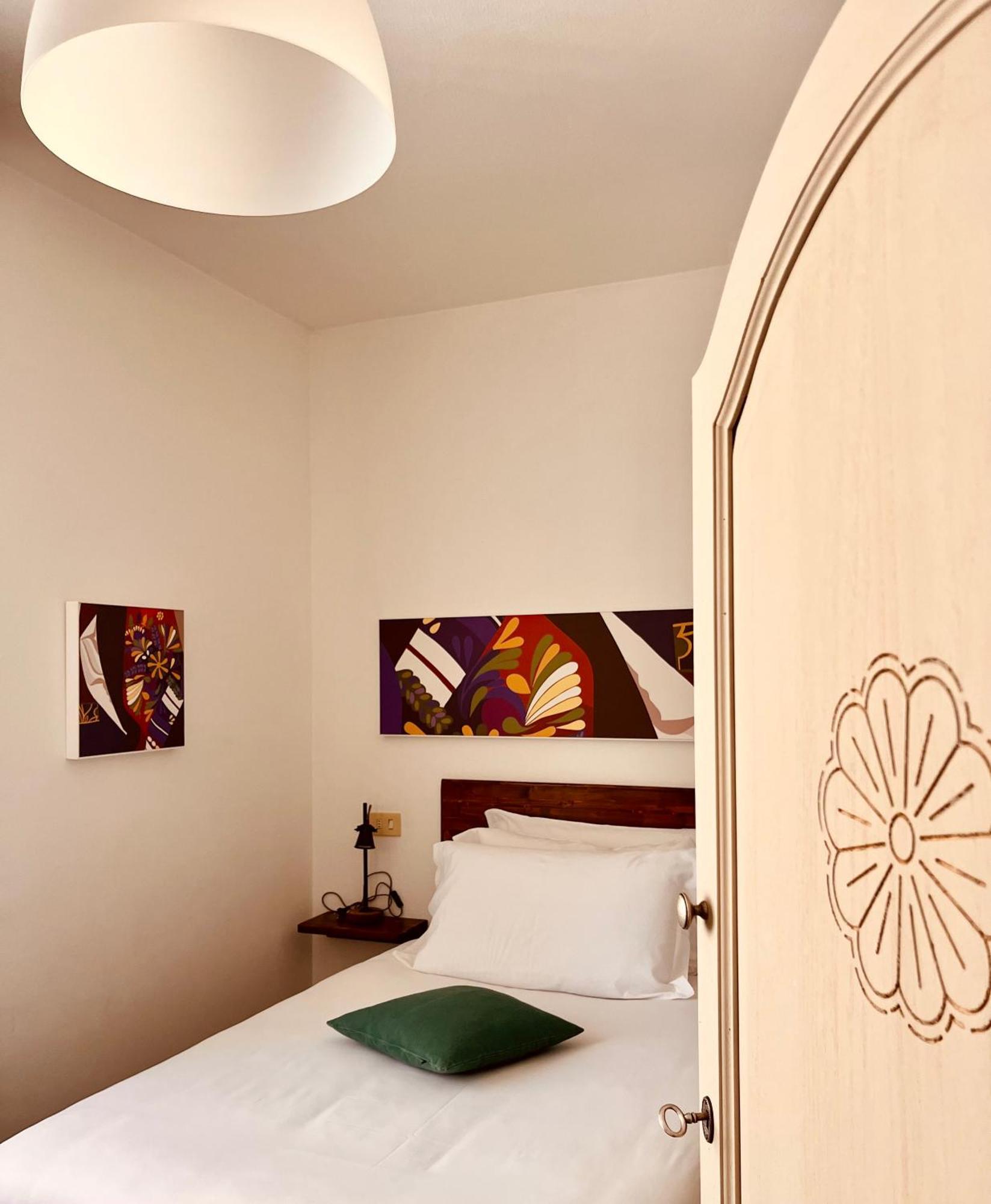 Carrales Guest House 努奥罗 外观 照片