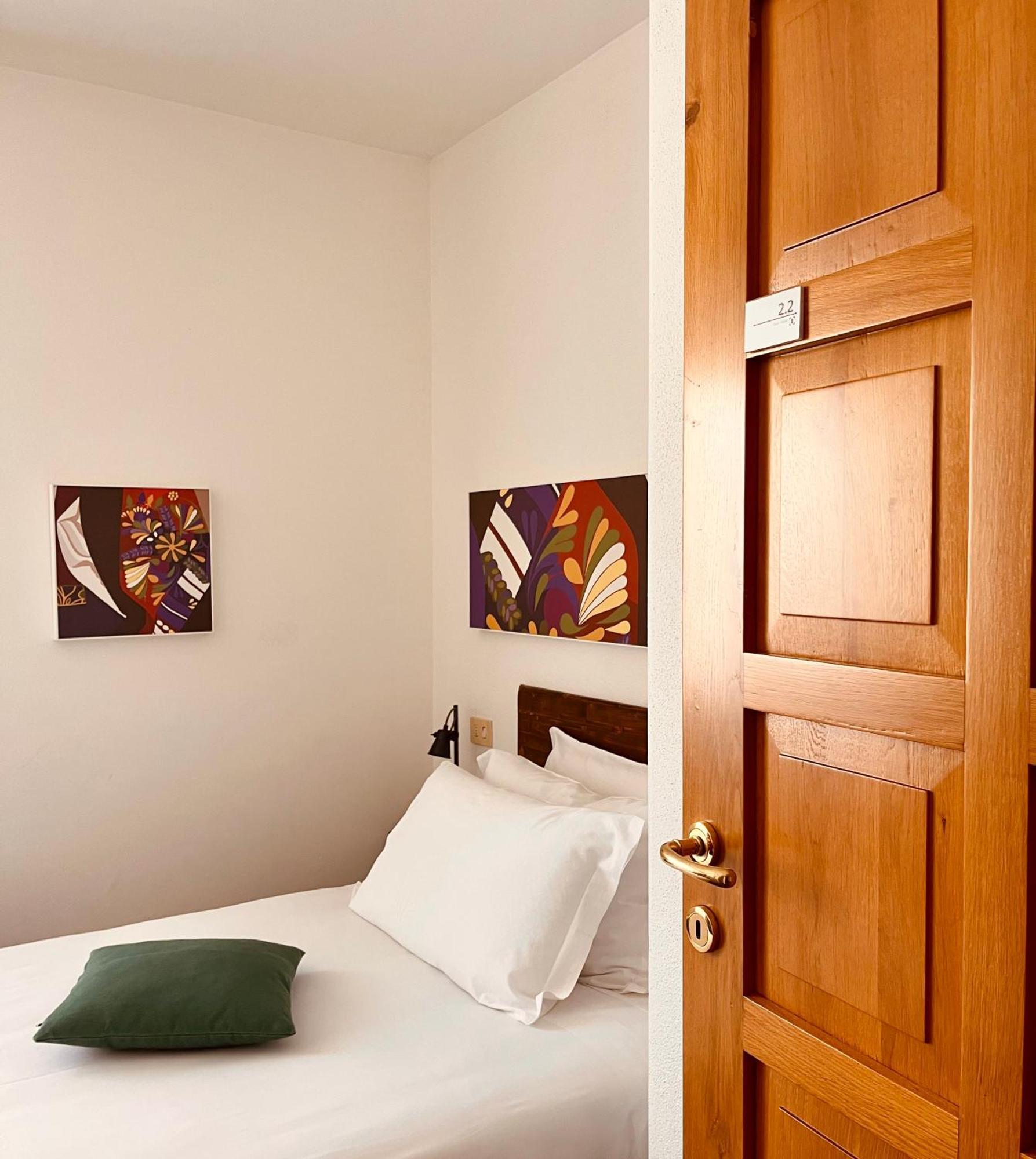 Carrales Guest House 努奥罗 外观 照片